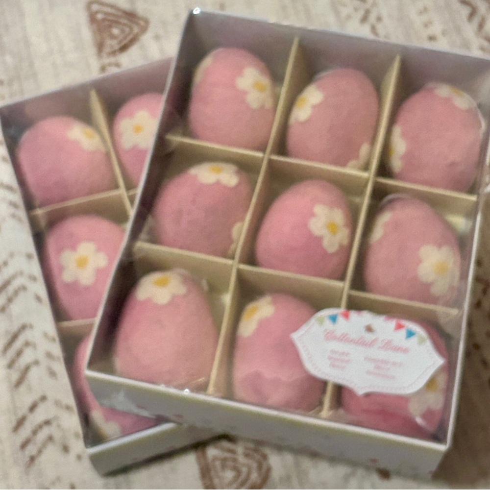 Pink Floral Holiday Decor Set